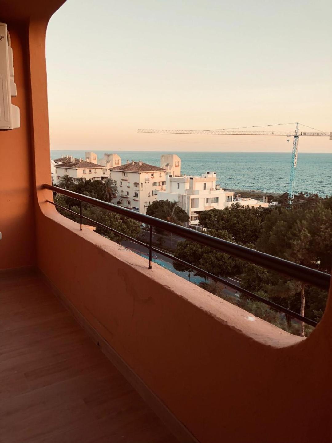 Apartamento Playa Del Cristo Estepona Exteriér fotografie